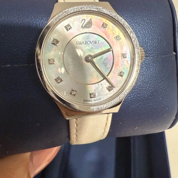 Swarovski Dreamy Leather Watch - Picture 10 of 17